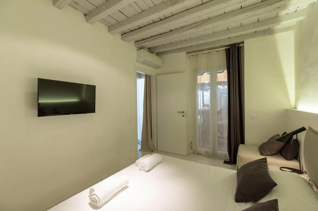 Pinti Patio Apartment Florence Italy