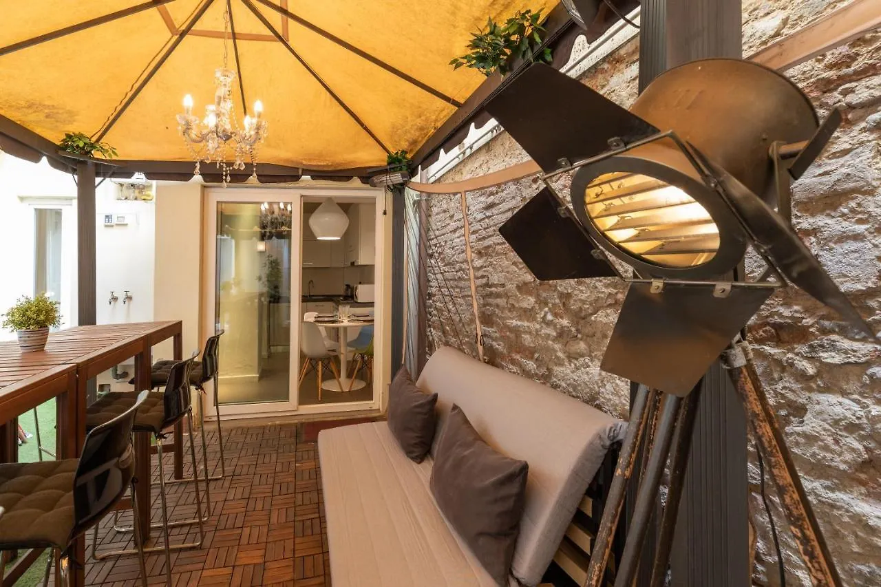 Pinti Patio Apartment Florence
